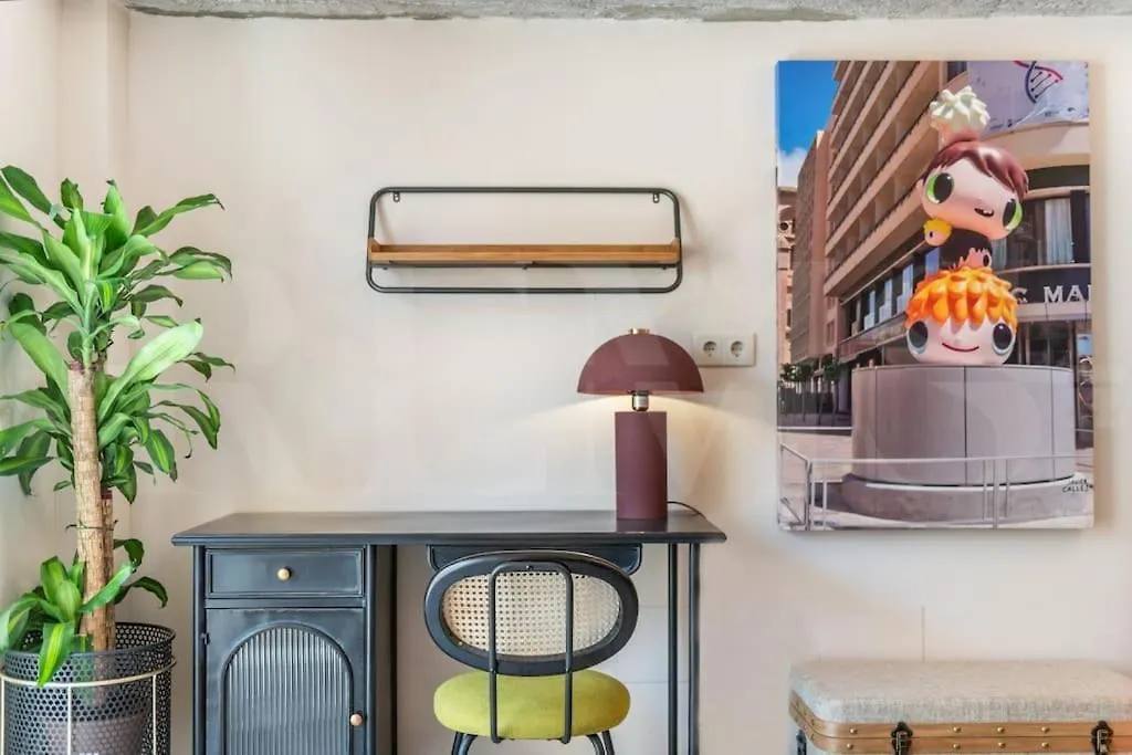 Apartmán Pop Art Gem With Paintings By Local Artist By Rems Màlaga