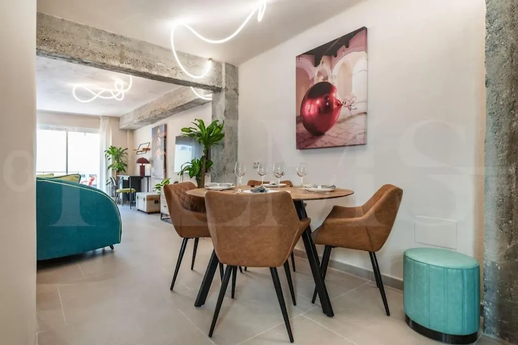 Apartmán Pop Art Gem With Paintings By Local Artist By Rems Màlaga