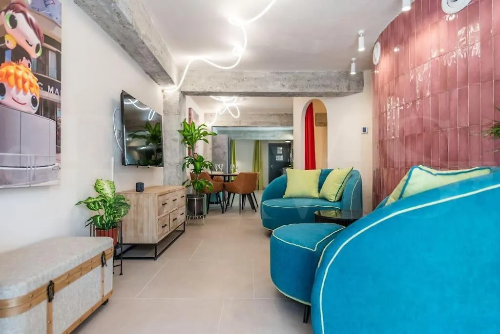 Apartmán Pop Art Gem With Paintings By Local Artist By Rems Màlaga